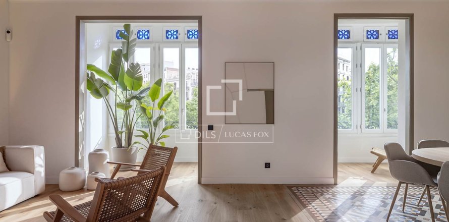 Apartamento de 4 dormitorios en venta en Barcelona, Cataluña, Spain № 7179