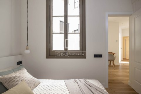 Apartamento de 4 dormitorios en venta en Barcelona, Cataluña, Spain № 7179 - foto 28