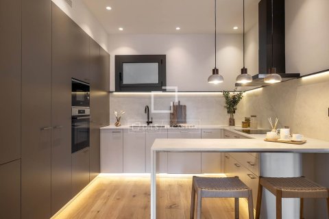 Apartamento de 4 dormitorios en venta en Barcelona, Cataluña, Spain № 7179 - foto 10