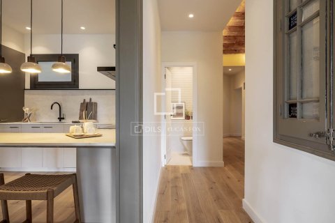 Apartamento de 4 dormitorios en venta en Barcelona, Cataluña, Spain № 7179 - foto 8