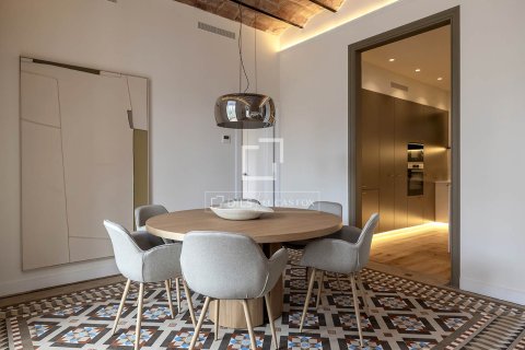 Apartamento de 4 dormitorios en venta en Barcelona, Cataluña, Spain № 7179 - foto 19