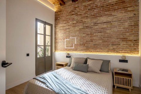 Apartamento de 4 dormitorios en venta en Barcelona, Cataluña, Spain № 7179 - foto 4