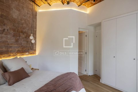 Apartamento de 4 dormitorios en venta en Barcelona, Cataluña, Spain № 7179 - foto 12