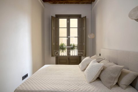 Apartamento de 4 dormitorios en venta en Barcelona, Cataluña, Spain № 7179 - foto 26