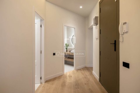 Apartamento de 4 dormitorios en venta en Barcelona, Cataluña, Spain № 7179 - foto 7