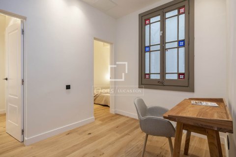 Apartamento de 4 dormitorios en venta en Barcelona, Cataluña, Spain № 7179 - foto 30