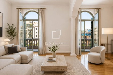 Apartamento de 5 dormitorios en venta en Barcelona, Cataluña, Spain № 7177 - foto 22