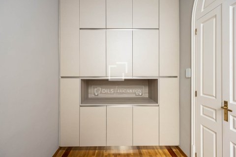 Apartamento de 5 dormitorios en venta en Barcelona, Cataluña, Spain № 7177 - foto 15