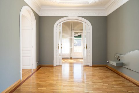 Apartamento de 5 dormitorios en venta en Barcelona, Cataluña, Spain № 7177 - foto 5