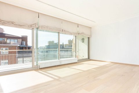 3 bedrooms penthouse for sale in Barcelona, Catalonia, Spain № 7178 - photo 23