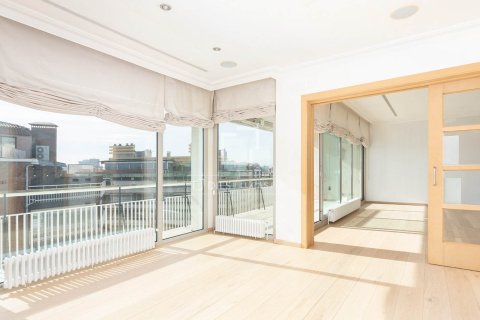 3 bedrooms penthouse for sale in Barcelona, Catalonia, Spain № 7178 - photo 28