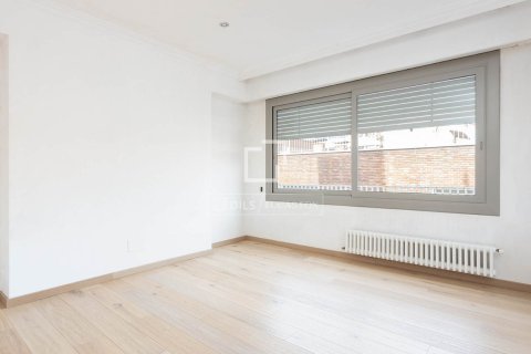 3 bedrooms penthouse for sale in Barcelona, Catalonia, Spain № 7178 - photo 21