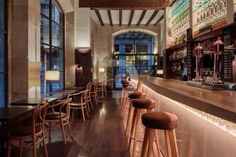 Cafetería / restaurante de 496 m² en venta en Ciudad Vieja, Barcelona, Cataluña, Spain № 5176