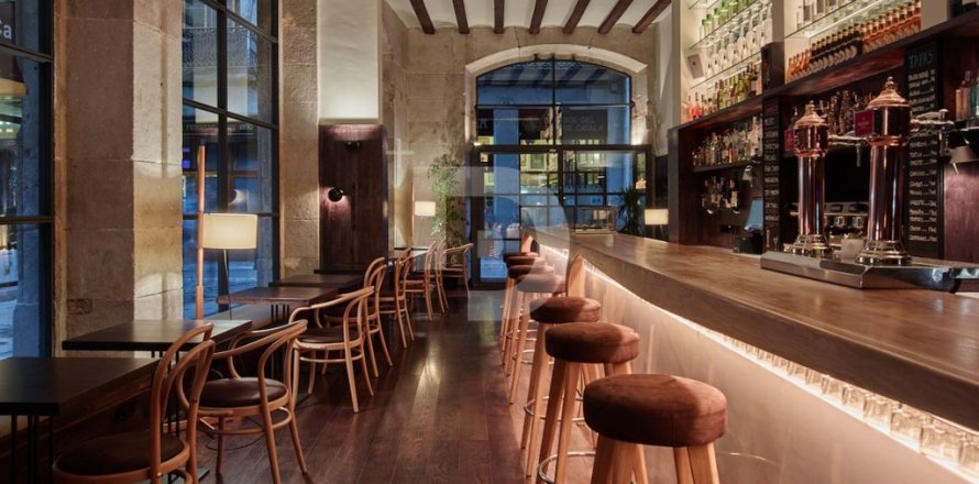 Cafetería / restaurante de 496 m² en venta en Ciudad Vieja, Barcelona, Cataluña, Spain № 5176