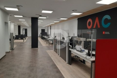 990 sq.m. office for sale in L'Eixample, Barcelona, Catalonia, Spain № 5177 - photo 2