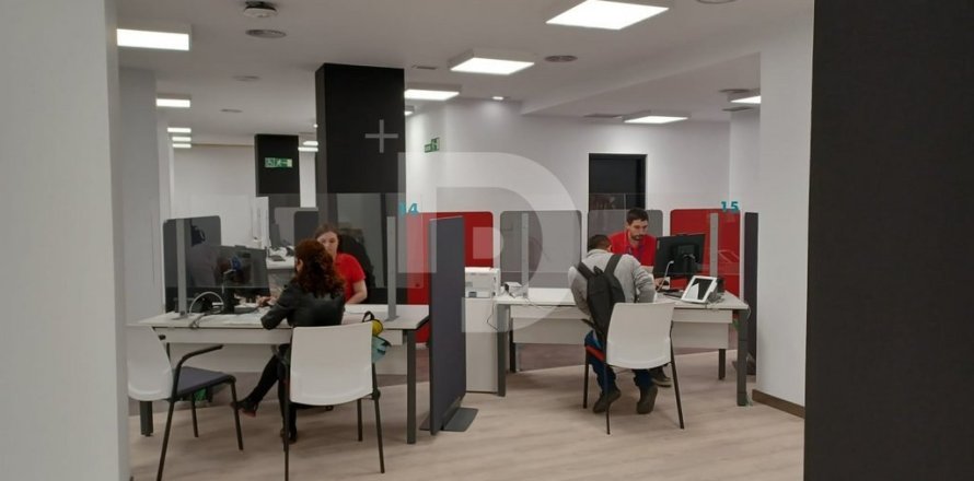 990 sq.m. office for sale in L'Eixample, Barcelona, Catalonia, Spain № 5177