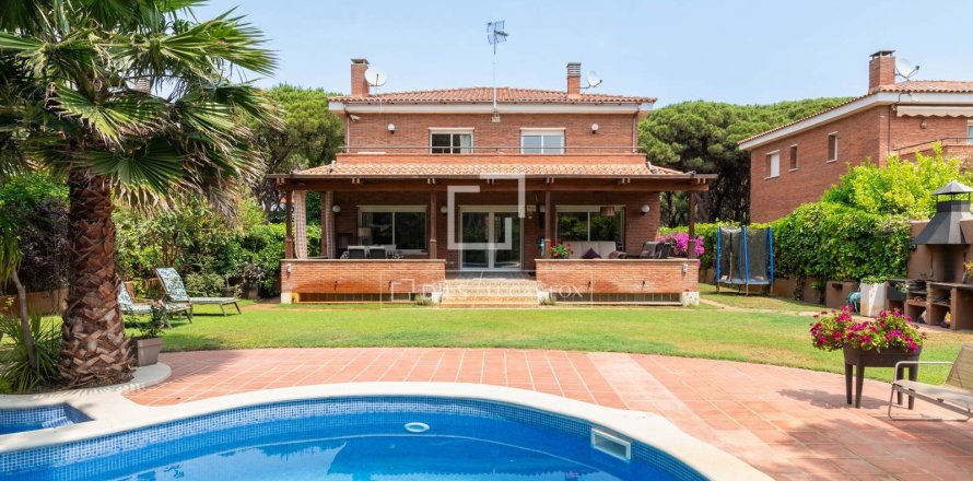 Villa de 5 dormitorios en venta en Gavà, Barcelona, Cataluña, Spain № 4246