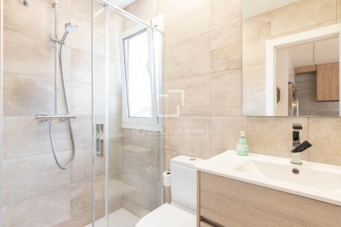 Villa de 3 dormitorios en venta en Castelldefels, Barcelona, Cataluña, Spain № 4244 - foto 17