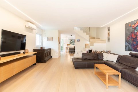 Villa de 3 dormitorios en venta en Castelldefels, Barcelona, Cataluña, Spain № 4244 - foto 10