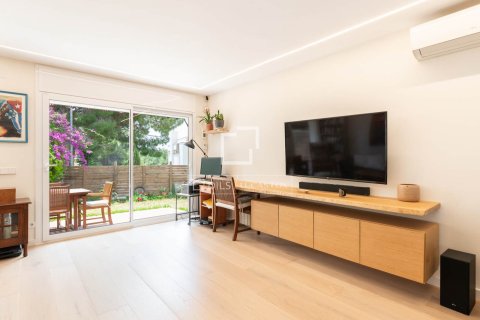 Villa de 3 dormitorios en venta en Castelldefels, Barcelona, Cataluña, Spain № 4244 - foto 7