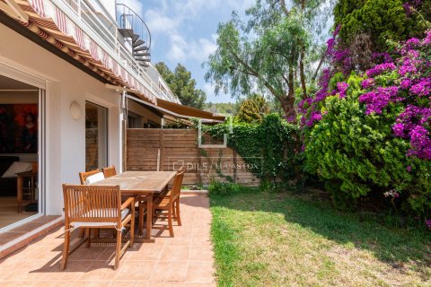 Villa de 3 dormitorios en venta en Castelldefels, Barcelona, Cataluña, Spain № 4244 - foto 23