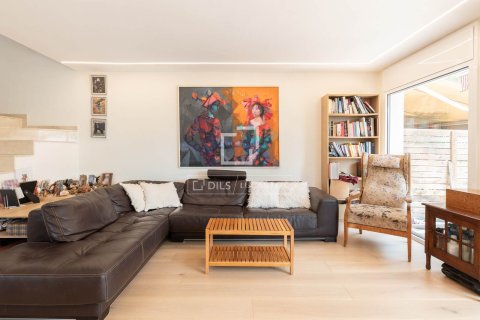 Villa de 3 dormitorios en venta en Castelldefels, Barcelona, Cataluña, Spain № 4244 - foto 11