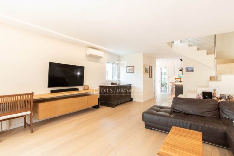 Villa de 3 dormitorios en venta en Castelldefels, Barcelona, Cataluña, Spain № 4244 - foto 8
