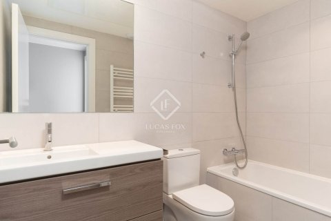 Apartamento de 4 dormitorios en venta en Barcelona, Cataluña, Spain № 4248 - foto 28