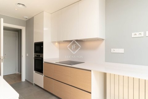 Apartamento de 4 dormitorios en venta en Barcelona, Cataluña, Spain № 4248 - foto 19