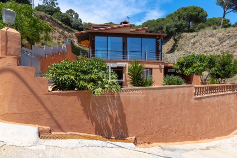 Villa de 3 dormitorios en venta en Teia, Barcelona, Cataluña, Spain № 8744 - foto 4
