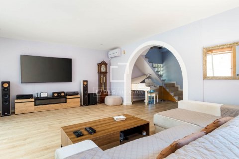 Villa de 3 dormitorios en venta en Teia, Barcelona, Cataluña, Spain № 8744 - foto 8