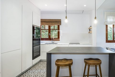 Villa de 4 dormitorios en venta en Sant Cugat del Vallès, Barcelona, Cataluña, Spain № 8746 - foto 7