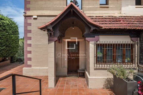 Villa de 4 dormitorios en venta en Sant Cugat del Vallès, Barcelona, Cataluña, Spain № 8746 - foto 3