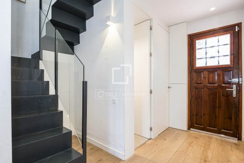 Villa de 4 dormitorios en venta en Sant Cugat del Vallès, Barcelona, Cataluña, Spain № 8746 - foto 4