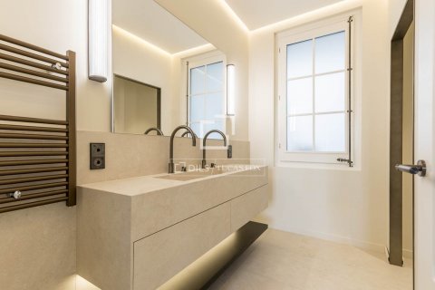 Купить квартиру в Барселона, Испания с 3 спальни, 194м², № 8745 - фото 29