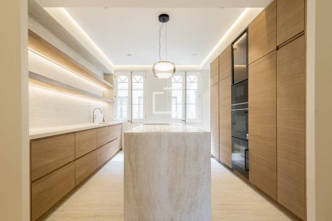 Купить квартиру в Барселона, Испания с 3 спальни, 194м², № 8745 - фото 16