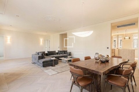 Купить квартиру в Барселона, Испания с 3 спальни, 194м², № 8745 - фото 10