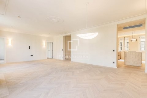 Купить квартиру в Барселона, Испания с 3 спальни, 194м², № 8745 - фото 11