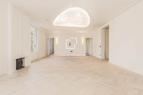 Купить квартиру в Барселона, Испания с 3 спальни, 194м², № 8745 - фото 9