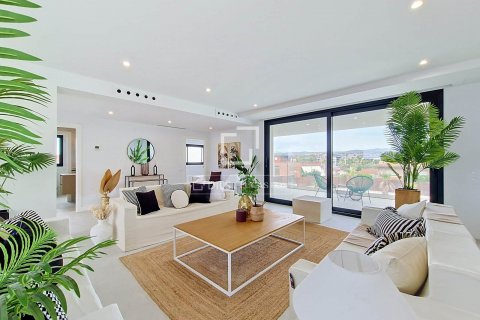 Villa de 4 dormitorios en venta en Vilanova i la Geltrú, Barcelona, Cataluña, Spain № 8749 - foto 8