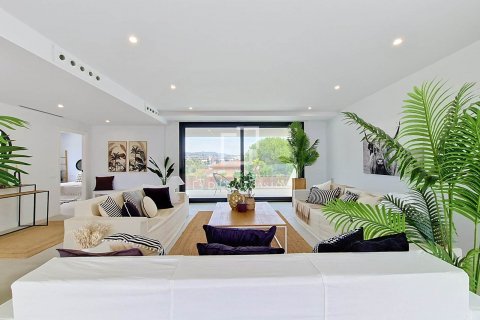 Villa de 4 dormitorios en venta en Vilanova i la Geltrú, Barcelona, Cataluña, Spain № 8749 - foto 6