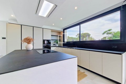 Villa de 4 dormitorios en venta en Vilanova i la Geltrú, Barcelona, Cataluña, Spain № 8749 - foto 20