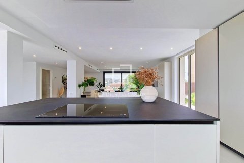 Villa de 4 dormitorios en venta en Vilanova i la Geltrú, Barcelona, Cataluña, Spain № 8749 - foto 26