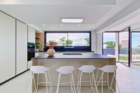 Villa de 4 dormitorios en venta en Vilanova i la Geltrú, Barcelona, Cataluña, Spain № 8749 - foto 21