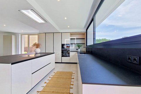 Villa de 4 dormitorios en venta en Vilanova i la Geltrú, Barcelona, Cataluña, Spain № 8749 - foto 23