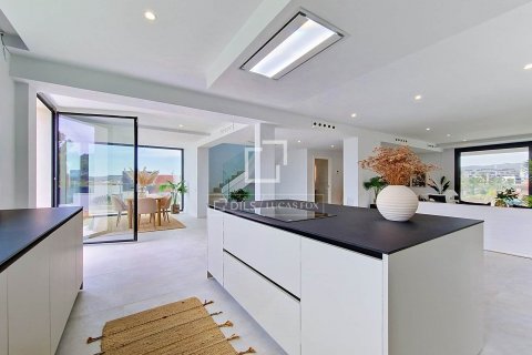 Villa de 4 dormitorios en venta en Vilanova i la Geltrú, Barcelona, Cataluña, Spain № 8749 - foto 27