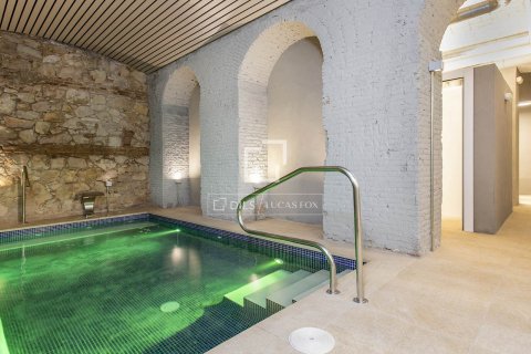 Купить квартиру в Барселона, Испания с 2 спальни, 68м², № 8750 - фото 24