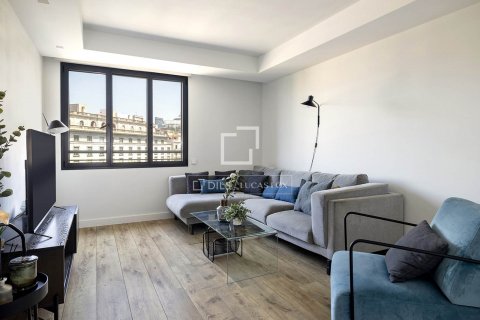 Apartamento de 2 dormitorios en venta en Barcelona, Cataluña, Spain № 8750