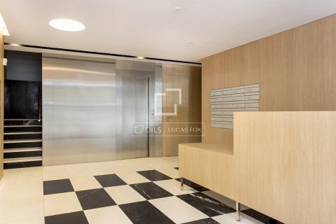 Купить квартиру в Барселона, Испания с 2 спальни, 68м², № 8750 - фото 29