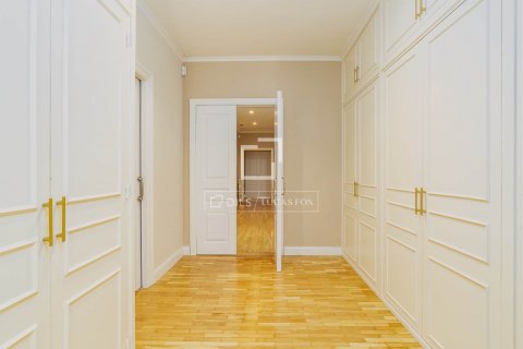 Apartamento de 4 dormitorios en venta en Barcelona, Cataluña, Spain № 8747 - foto 22